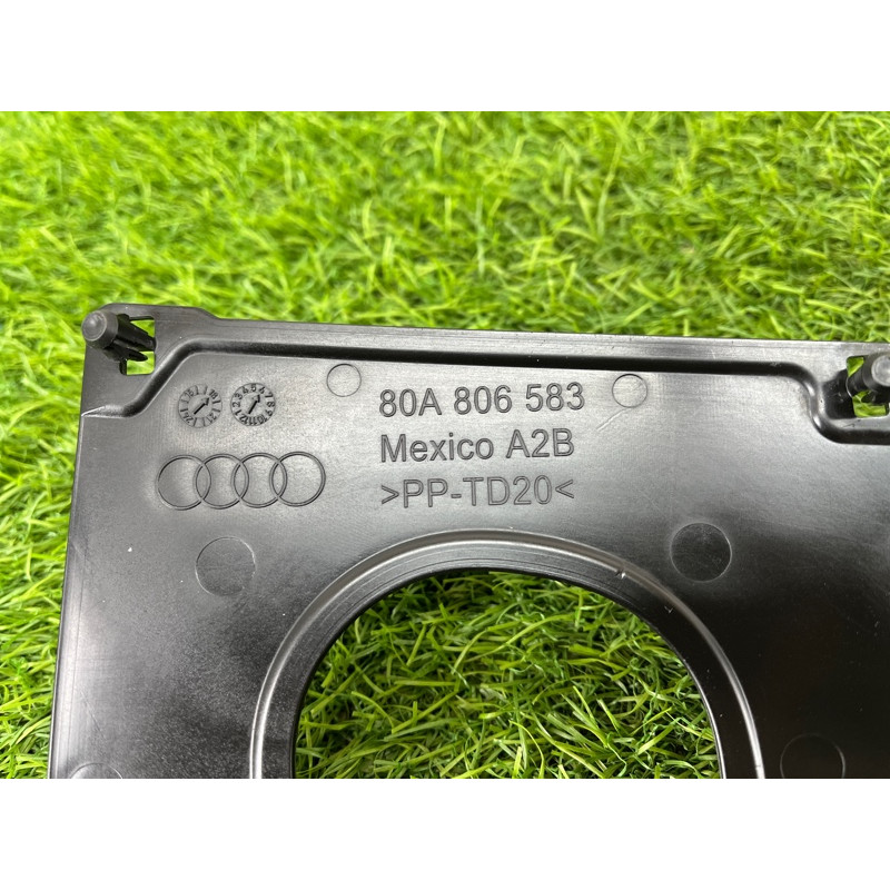 Накладка стойки (кузов и элементы) AUDI Q5 FY 2018 2.0 TFSI DAYB 80A806583