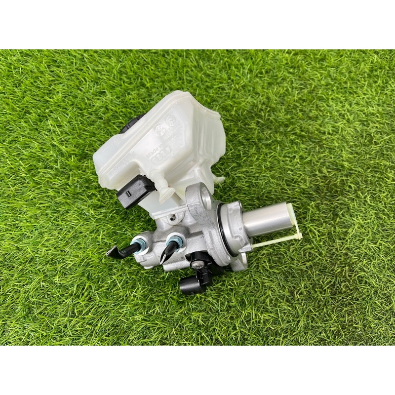 Главный тормозной цилиндр (тормозная система) AUDI Q5 FY 2018 2.0 TFSI DAYB 80A611021