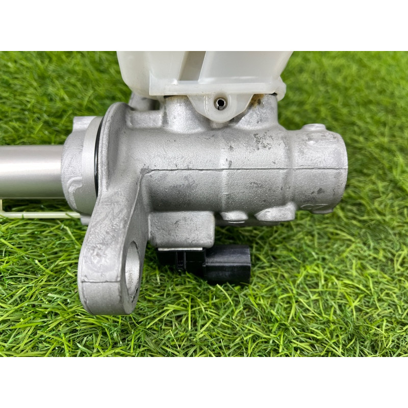 Главный тормозной цилиндр (тормозная система) AUDI Q5 FY 2018 2.0 TFSI DAYB 80A611021