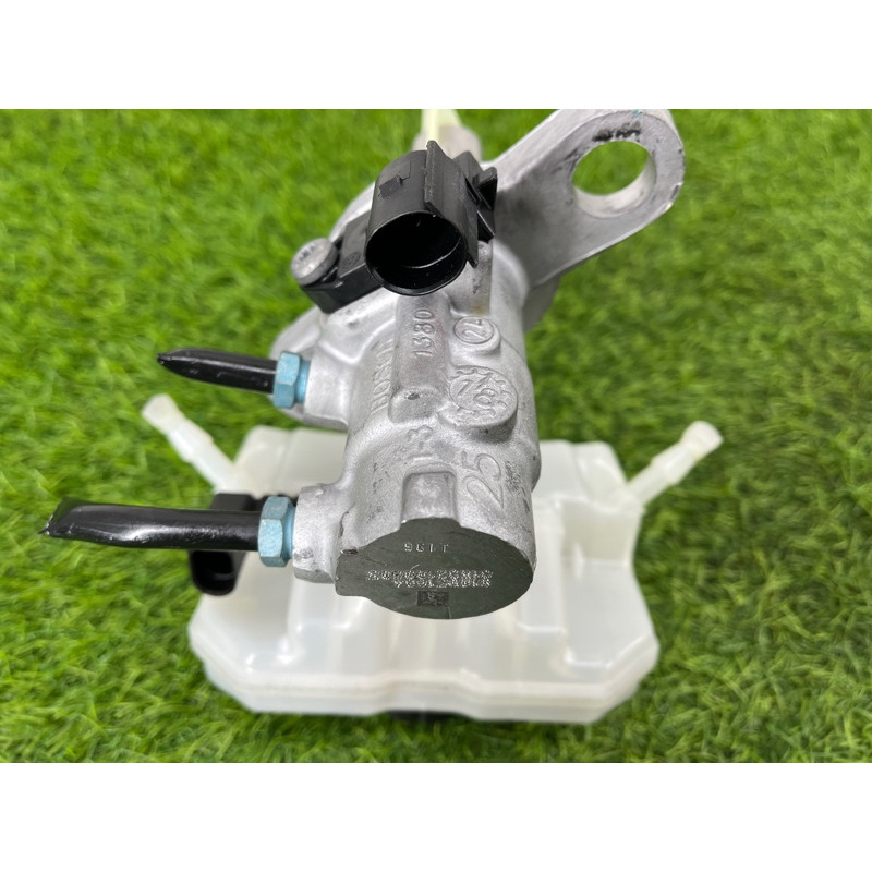 Главный тормозной цилиндр (тормозная система) AUDI Q5 FY 2018 2.0 TFSI DAYB 80A611021