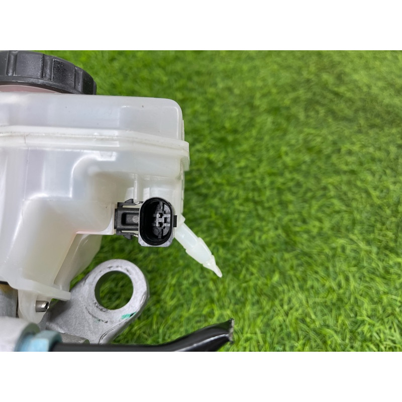 Главный тормозной цилиндр (тормозная система) AUDI Q5 FY 2018 2.0 TFSI DAYB 80A611021