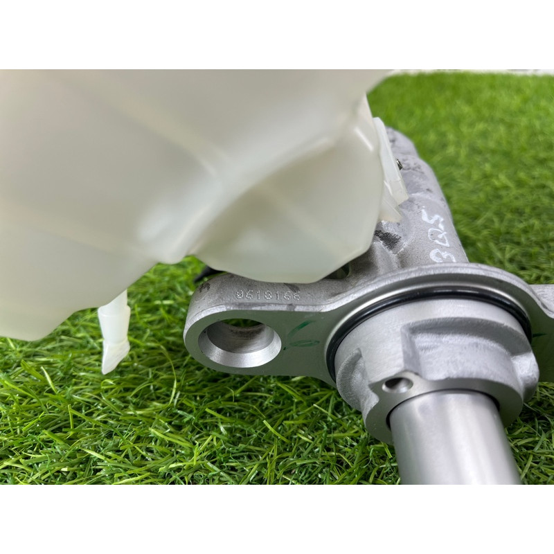 Главный тормозной цилиндр (тормозная система) AUDI Q5 FY 2018 2.0 TFSI DAYB 80A611021