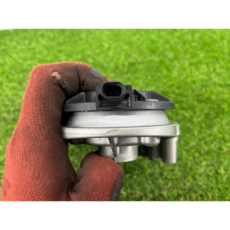 Опорный кронштейн распредвала (двигатель и элементы) AUDI Q5 FY 2018 2.0 TFSI DAYB 06K103144D