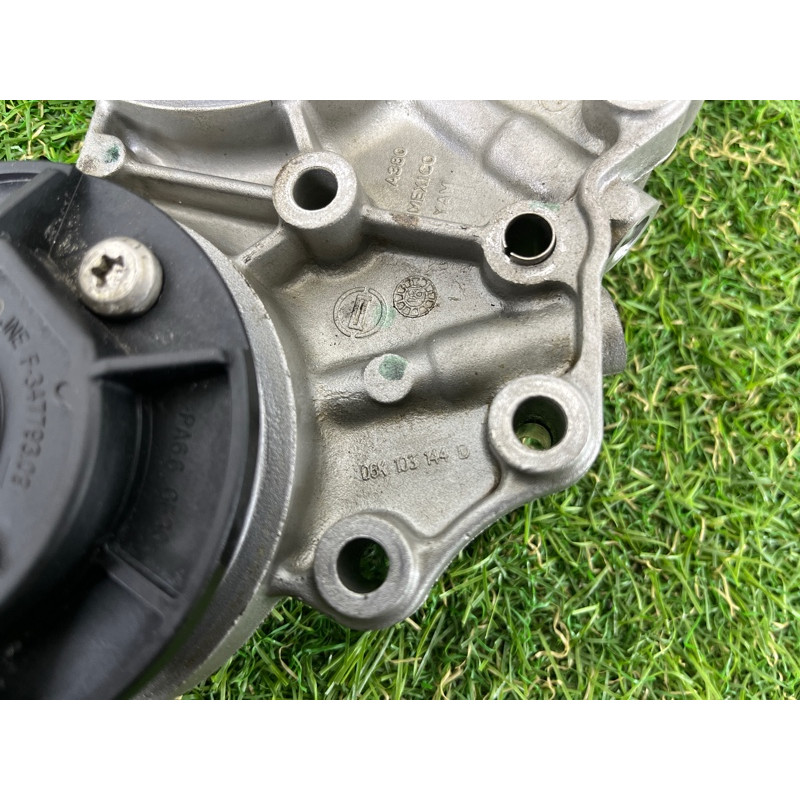 Опорный кронштейн распредвала (двигатель и элементы) AUDI Q5 FY 2018 2.0 TFSI DAYB 06K103144D