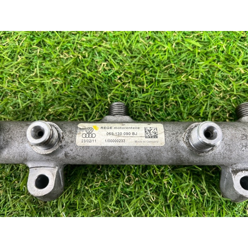 Топливная рампа (топливная система) Volkswagen Touareg NF 2011 3.0 CASA 059130090BJ