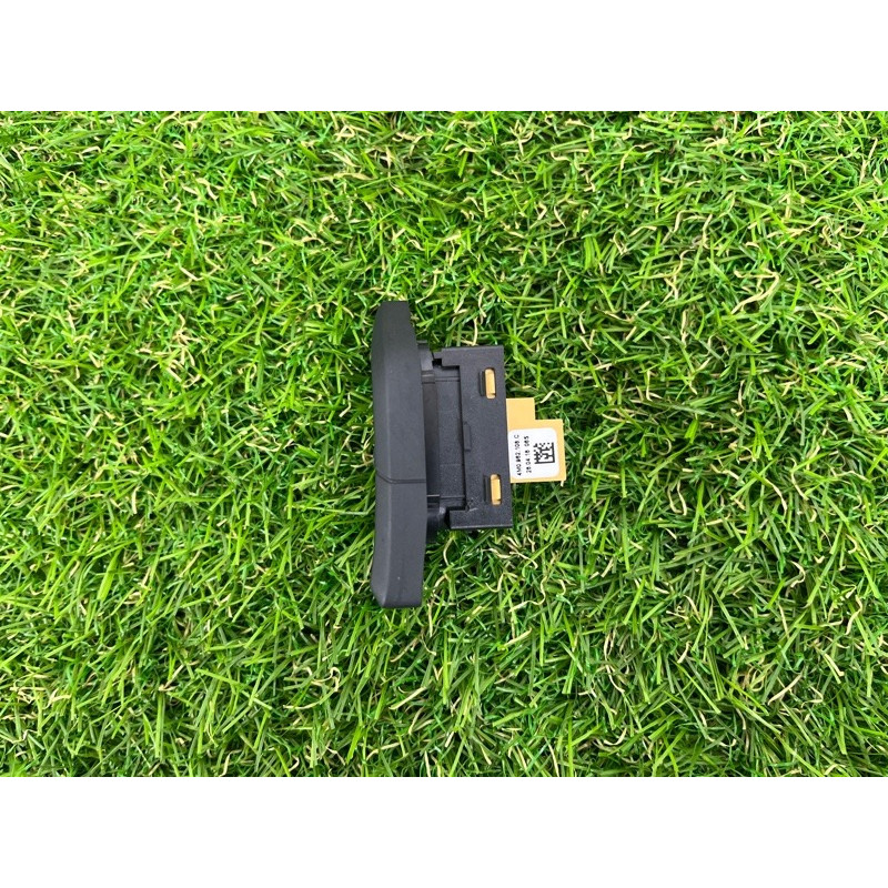 Кнопка блокировки центрального замка (электрика / кнопки) AUDI Q7 4M 2018 3.0 TFSi 4M0962108C5PR