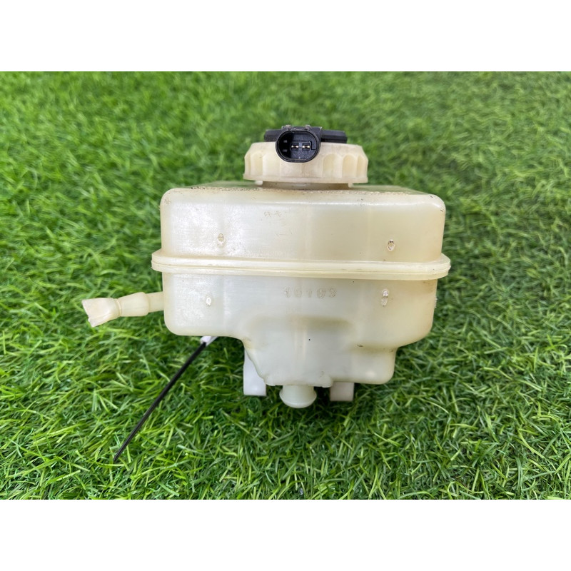 Бачок тормозной жидкости (тормозная система) BMW 5-series E60 M54b30 32067179