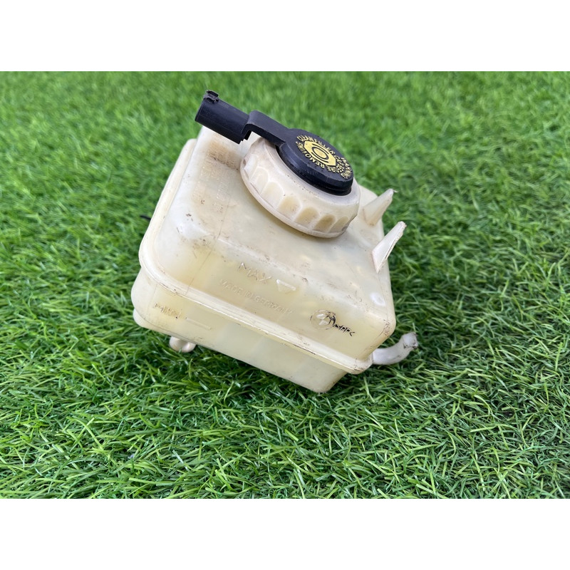 Бачок тормозной жидкости (тормозная система) BMW 5-series E60 M54b30 32067179