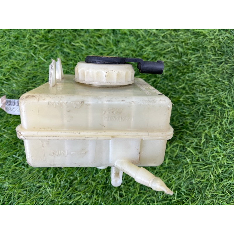 Бачок тормозной жидкости (тормозная система) BMW 5-series E60 M54b30 32067179