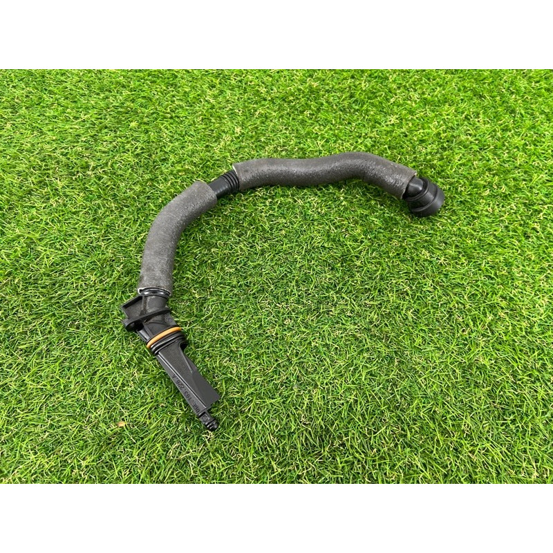 Трубка вентиляции картерных газов (двигатель и элементы) AUDI Q7 4M 2018 3.0 TFSi 06E103217AL