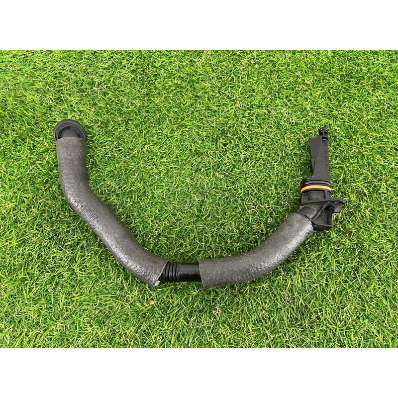 Трубка вентиляции картерных газов (двигатель и элементы) AUDI Q7 4M 2018 3.0 TFSi 06E103217AL