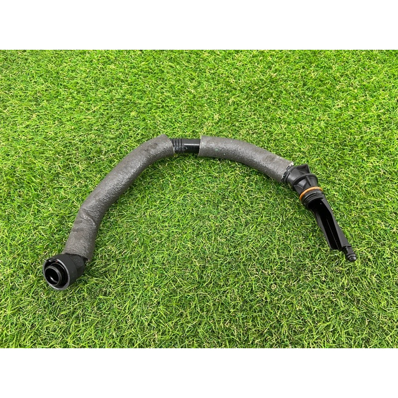 Трубка вентиляции картерных газов (двигатель и элементы) AUDI Q7 4M 2018 3.0 TFSi 06E103217AL