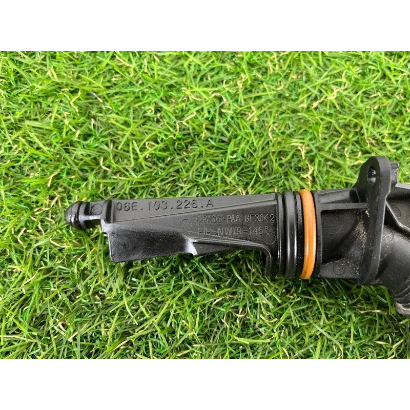 Трубка вентиляции картерных газов (двигатель и элементы) AUDI Q7 4M 2018 3.0 TFSi 06E103217AL