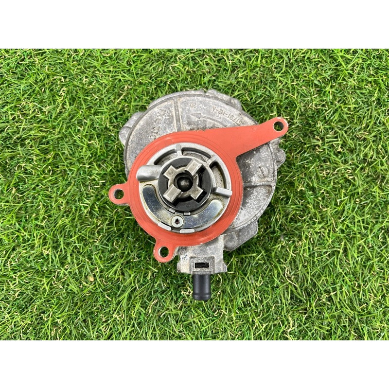 Вакуумный насос (тормозная система) AUDI Q7 4M 2018 3.0 TFSi 06E145100Q