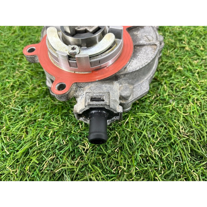 Вакуумный насос (тормозная система) AUDI Q7 4M 2018 3.0 TFSi 06E145100Q