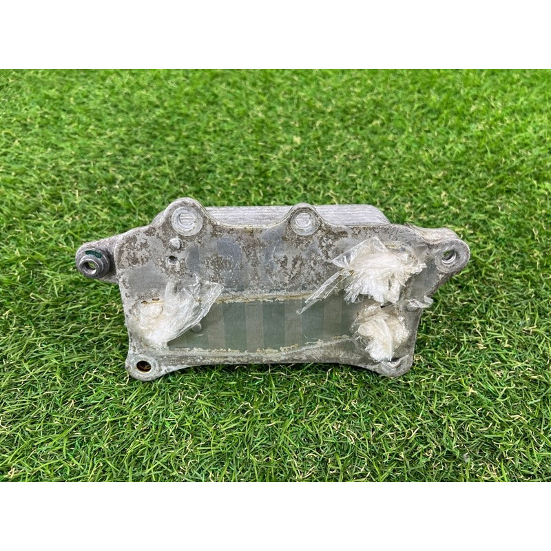 Теплообменник масляного фильтра (двигатель и элементы) AUDI Q7 4M 2018 3.0 TFSi 06E117021M