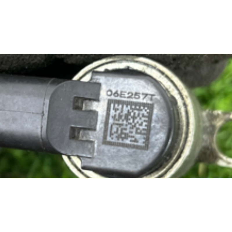 Клапан фазорегулятора (электрика двигателя) AUDI Q7 4M 2018 3.0 TFSi 06E109257T