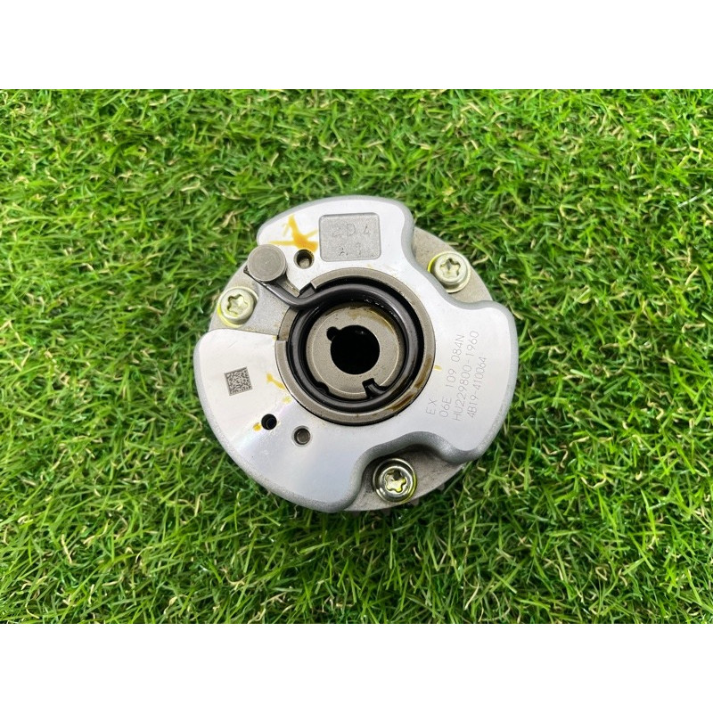 Регулятор фаз газораспределения (двигатель и элементы) AUDI Q7 4M 2018 3.0 TFSi 06E109084N