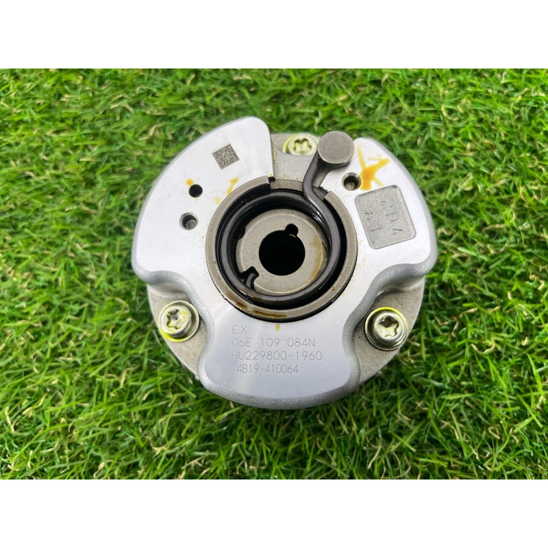 Регулятор фаз газораспределения (двигатель и элементы) AUDI Q7 4M 2018 3.0 TFSi 06E109084N