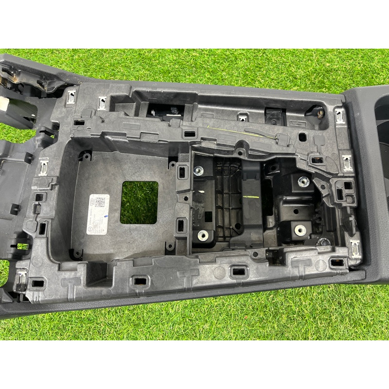 Центральная консоль (салон) AUDI Q5 FY 2018 2.0 TFSI DAYB 80A864207BQW6