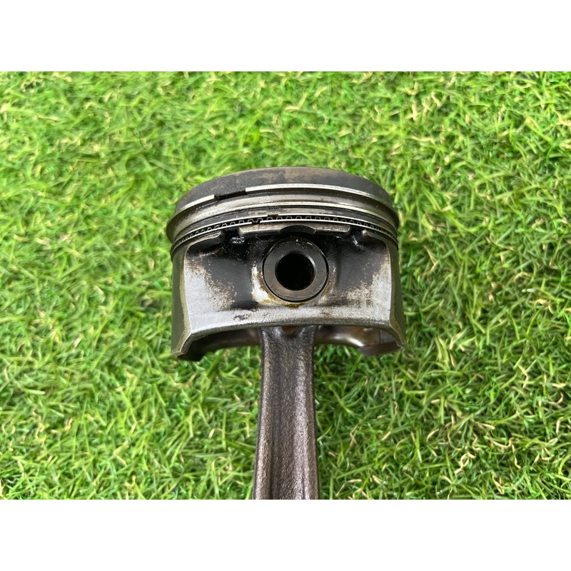 Поршень с шатуном (двигатель и элементы) CHEVROLET Volt 1 2012 1.4 55571061