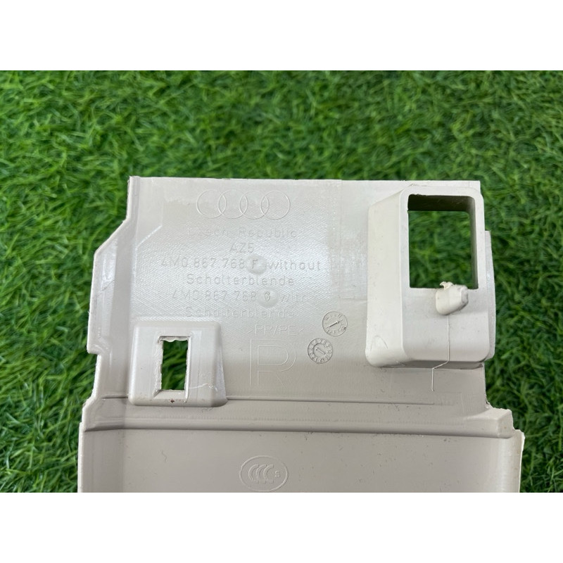 Обшивка стойки нижняя (салон) AUDI Q7 4M 2018 3.0 TFSi 4M0867768FSF3