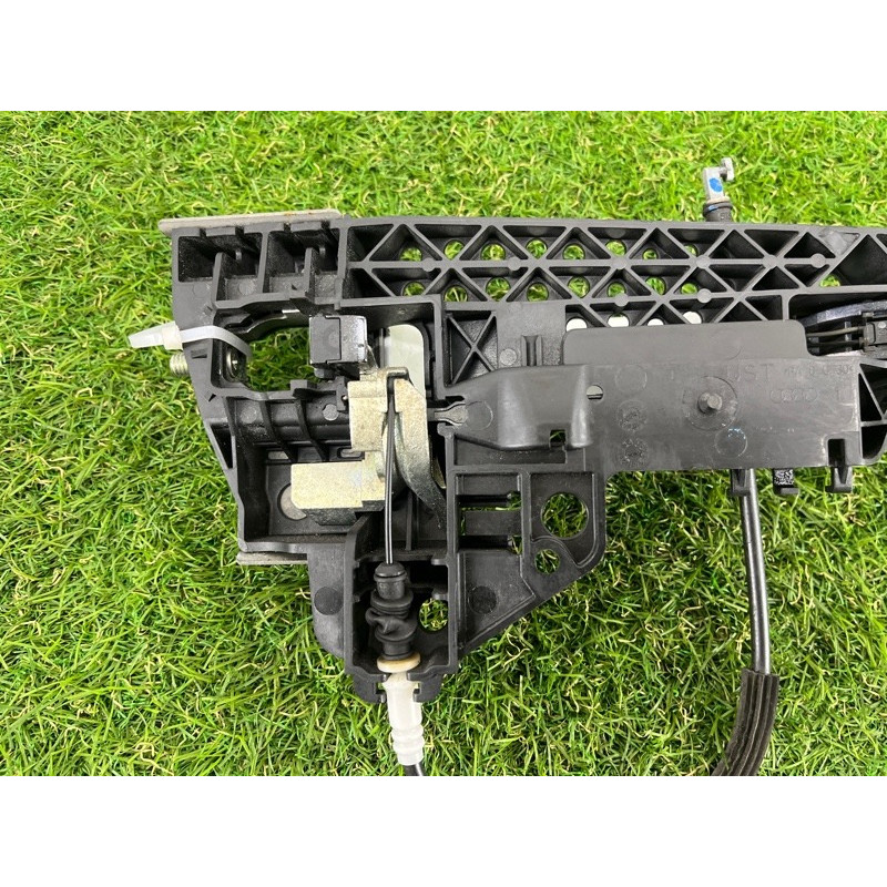 Ручка двери внешняя (кузов и элементы) AUDI Q5 8R 2012 3.2 CALB 8T0837205AGRU