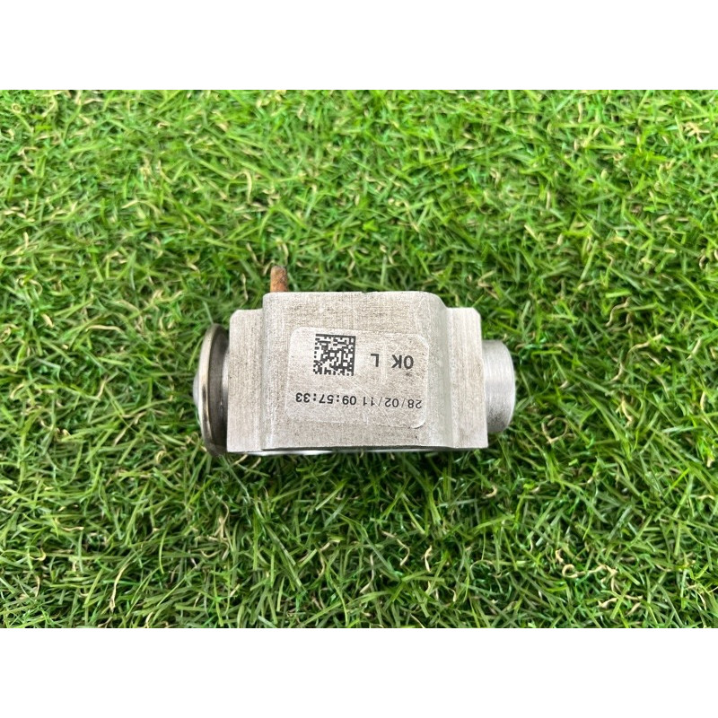 Клапан испарителя кондиционера (отопление и кондиционирование) Volkswagen Touareg NF 2011 3.0 CASA 7P0820679A