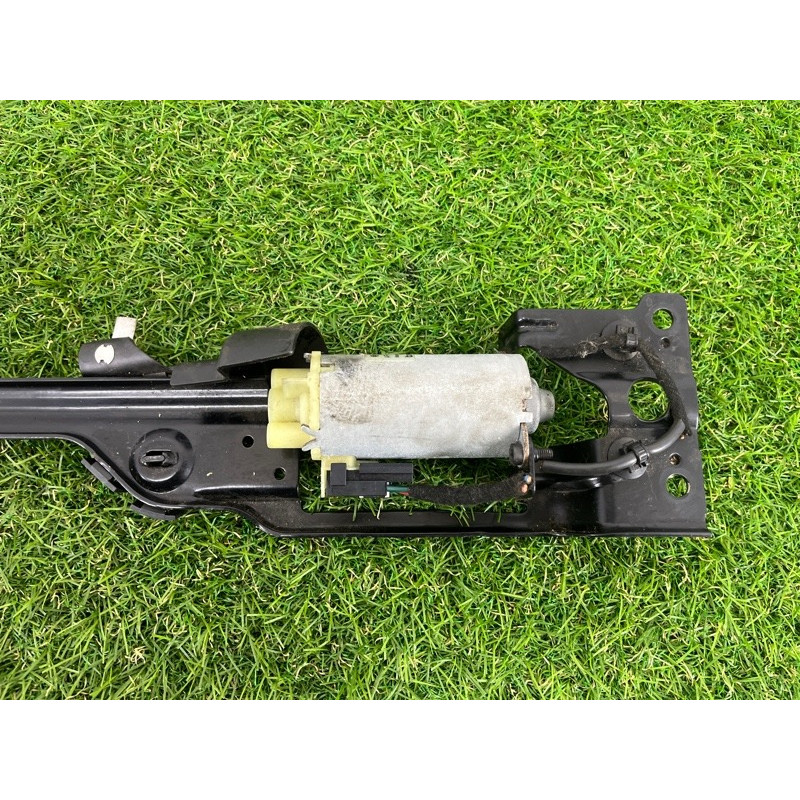 Моторчик регулировки сидения (электрика) Volkswagen Touareg NF 2011 3.6 8K0881183A