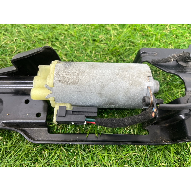 Моторчик регулировки сидения (электрика) Volkswagen Touareg NF 2011 3.6 8K0881183A