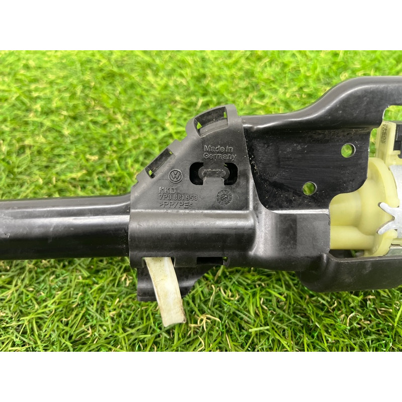 Моторчик регулировки сидения (электрика) Volkswagen Touareg NF 2011 3.6 8K0881183A