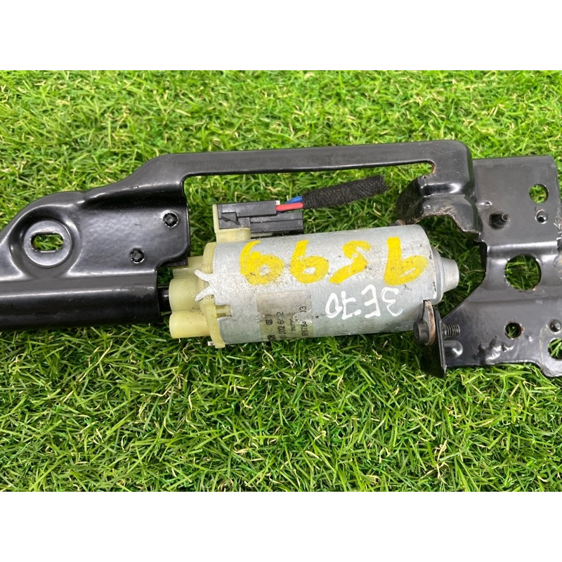 Моторчик регулировки сидения (электрика) Volkswagen Touareg NF 2012 3.0 8K0881183A