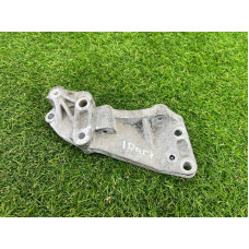 Кронштейн генератора