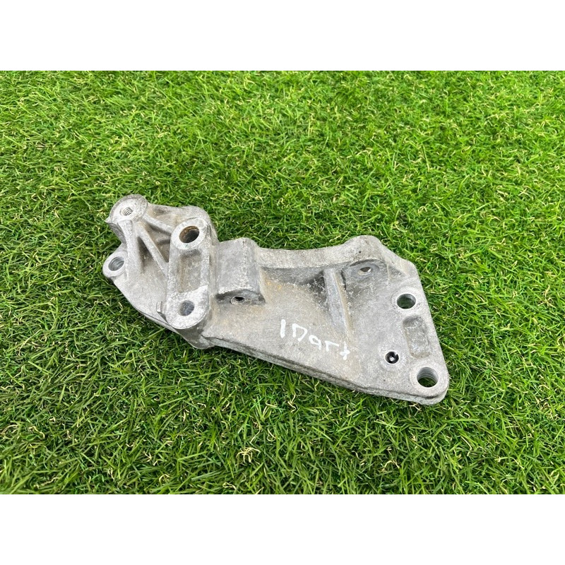 Кронштейн генератора (кронштейны двигателя) Dodge Dart PF 2014 2.4 4627154AC