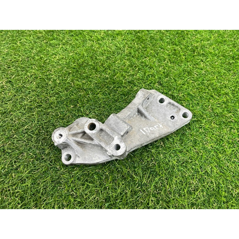 Кронштейн генератора (кронштейны двигателя) Dodge Dart PF 2014 2.4 4627154AC