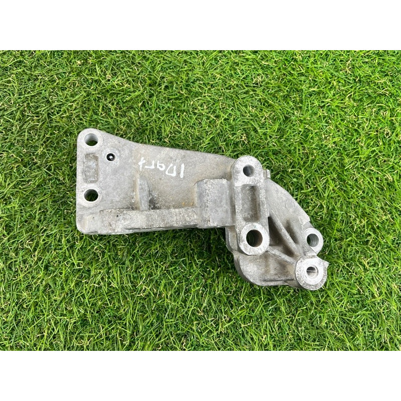 Кронштейн генератора (кронштейны двигателя) Dodge Dart PF 2014 2.4 4627154AC