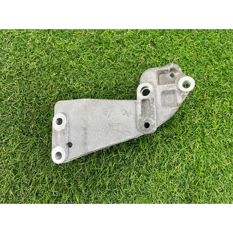 Кронштейн генератора (кронштейны двигателя) Dodge Dart PF 2014 2.4 4627154AC