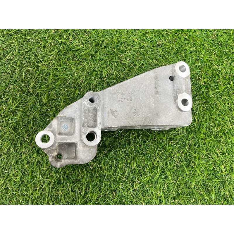 Кронштейн генератора (кронштейны двигателя) Dodge Dart PF 2014 2.4 4627154AC