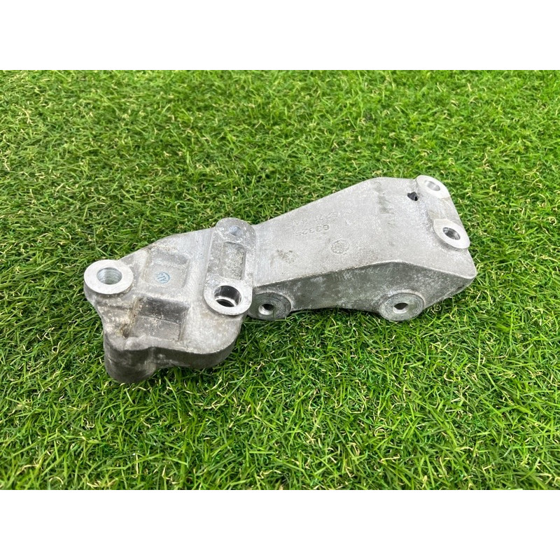 Кронштейн генератора (кронштейны двигателя) Dodge Dart PF 2014 2.4 4627154AC