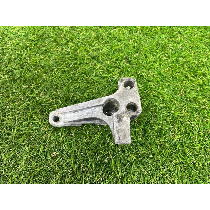 Кронштейн компрессора кондиционера (кронштейны двигателя) Dodge Dart PF 2014 2.4 4627309AB