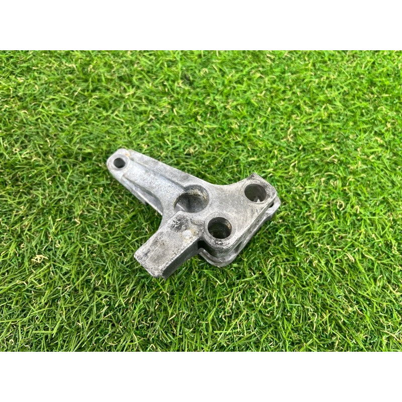 Кронштейн компрессора кондиционера (кронштейны двигателя) Dodge Dart PF 2014 2.4 4627309AB