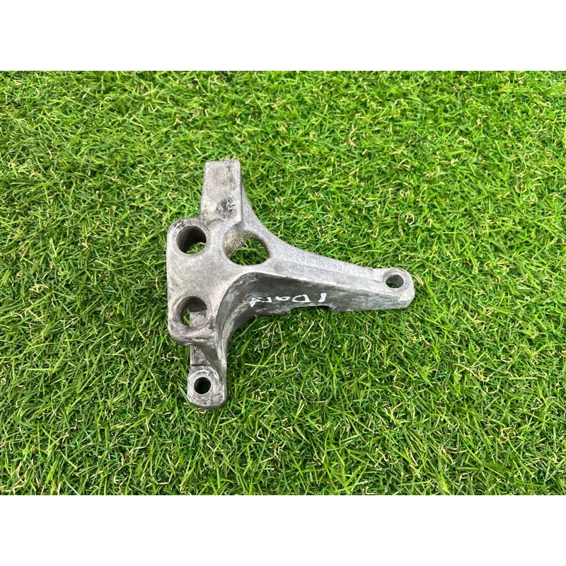 Кронштейн компрессора кондиционера (кронштейны двигателя) Dodge Dart PF 2014 2.4 4627309AB