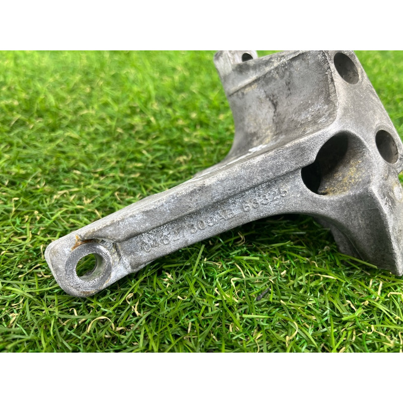 Кронштейн компрессора кондиционера (кронштейны двигателя) Dodge Dart PF 2014 2.4 4627309AB