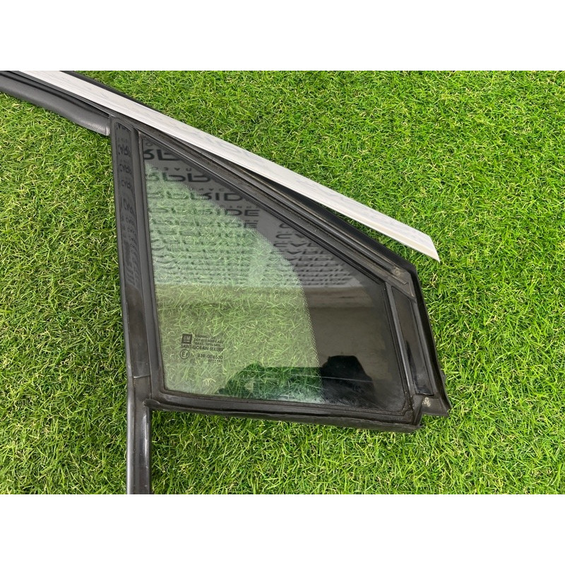 Форточка двери (кузов и элементы) Cadillac Xt5 1 2016 3.6 84852431