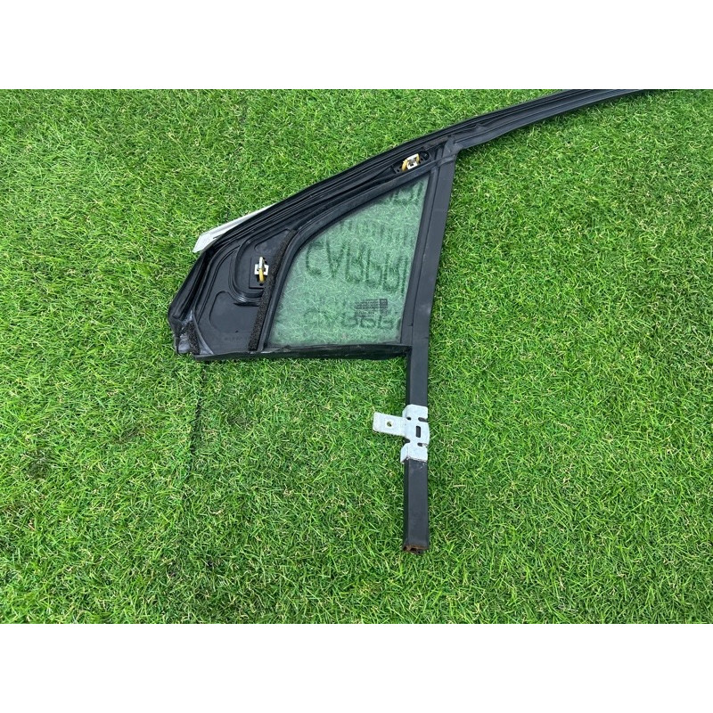 Форточка двери (кузов и элементы) Cadillac Xt5 1 2016 3.6 84852431