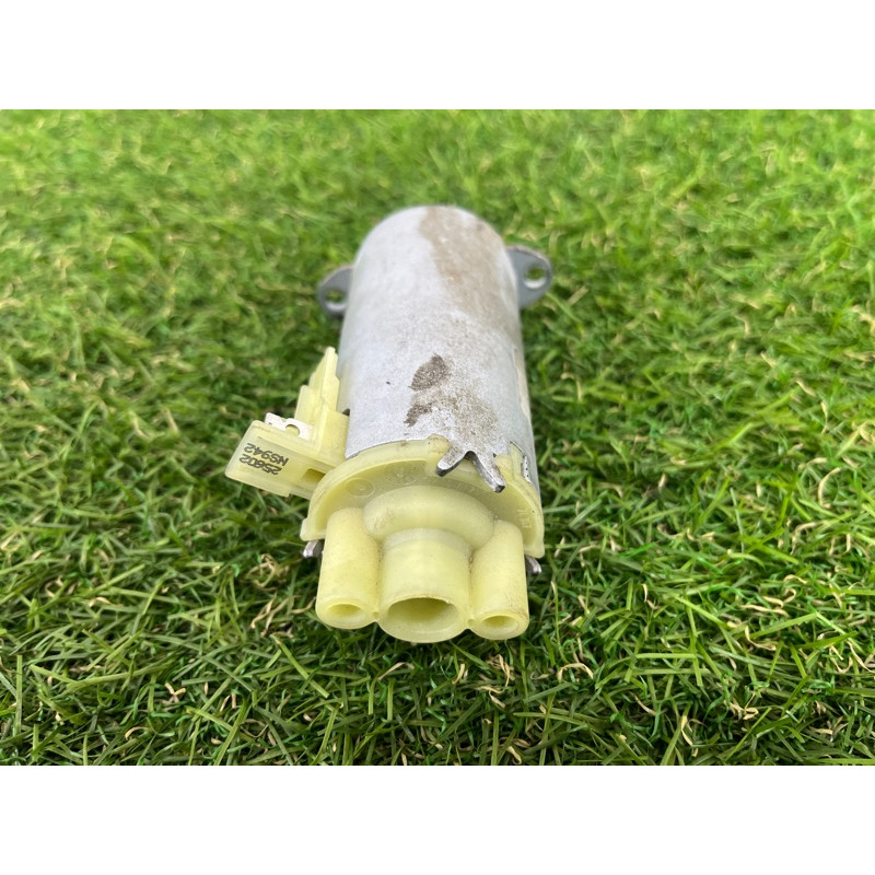 Моторчик регулировки сидения (электрика) Volkswagen Touareg NF 2012 3.0 8K0881184A