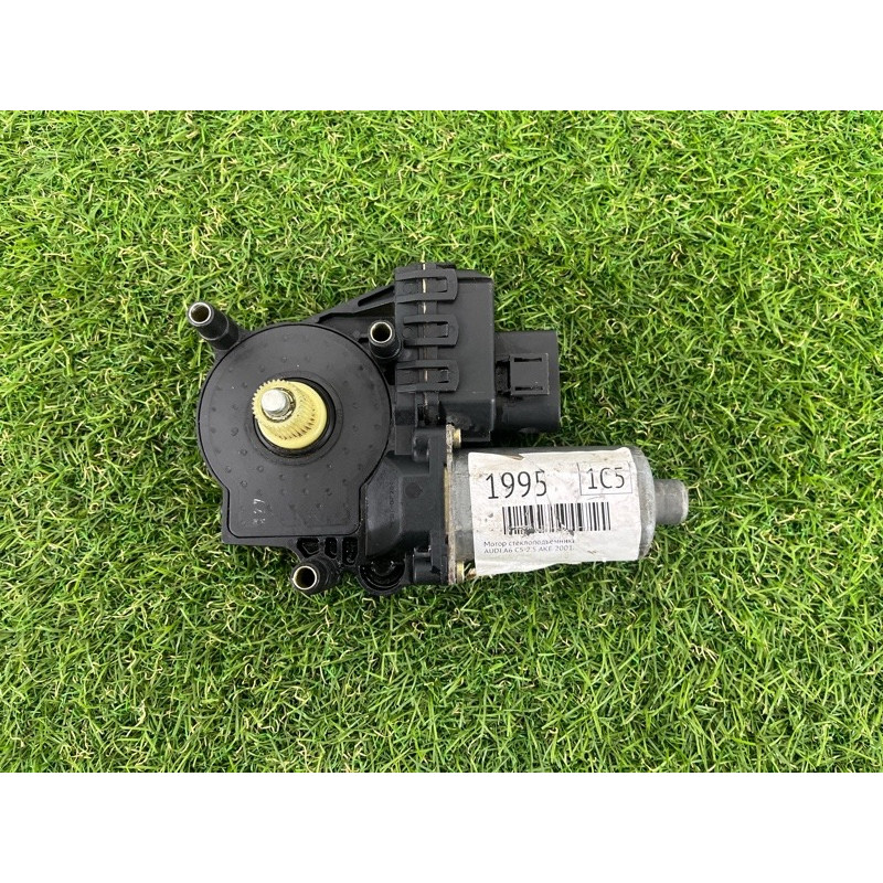 Мотор стеклоподъемника (электрика) AUDI A6 C5 2001 2.5 AKE 4B0959802E