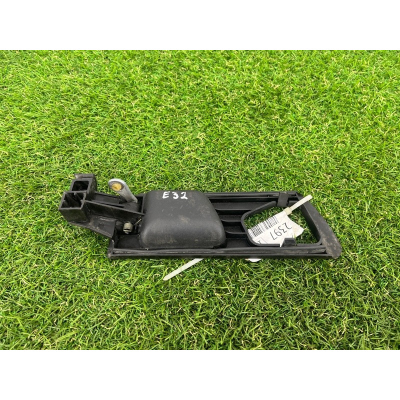 Ручка двери внутренняя (салон) BMW 7-series E32 1990 M70b50 51211928215