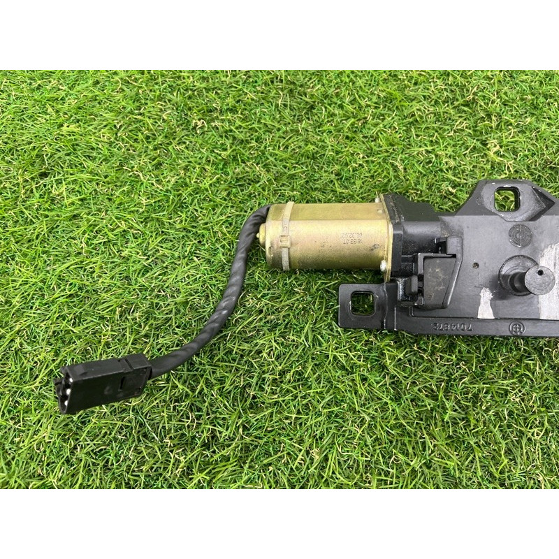 Привод замка багажника (электрика) BMW 7-series E65 N62B44 67107014872