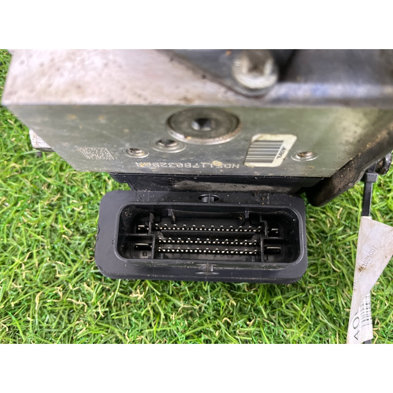 Блок abs (тормозная система) Dodge Durango WD 2015 5.7 HEMi 68262200AA